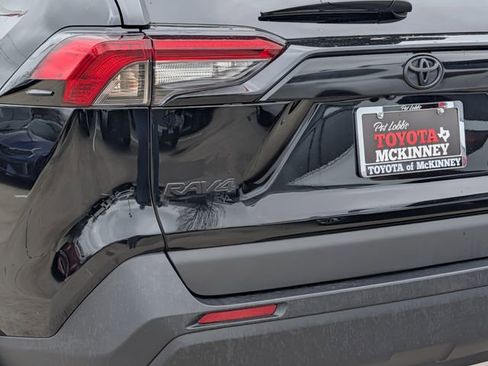 Used 2024 Toyota RAV4 XLE Premium image 8