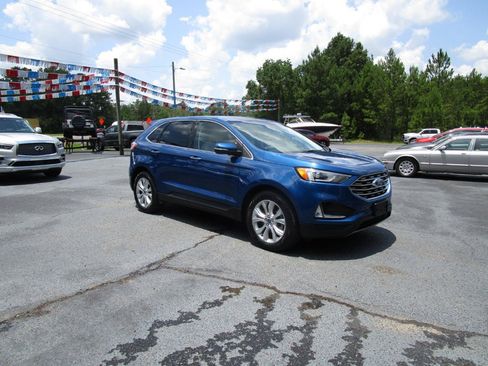 Used 2021 Ford Edge Titanium w/ Cargo Accessory Package FWD image 5