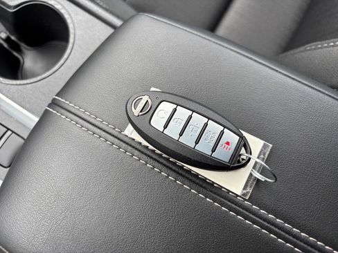 Used 2025 Nissan Altima 2.5 SV image 33