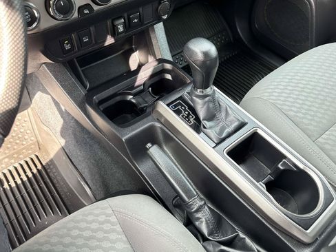Used 2023 Toyota Tacoma SR5 w/ Technology Package AWD/4WD image 20