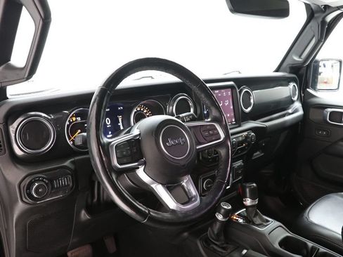 Used 2022 Jeep Wrangler Unlimited Sahara AWD/4WD image 14
