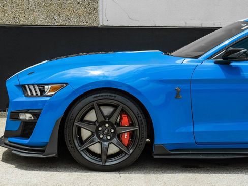 Used 2022 Ford Mustang Shelby GT500 w/ Carbon Fiber Track Pack RWD image 15