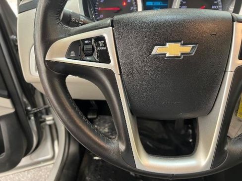 Used 2017 Chevrolet Equinox LT w/ Convenience Package FWD image 10