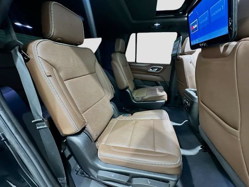Used 2024 Chevrolet Tahoe High Country w/ Advanced Technology Package RWD image 31