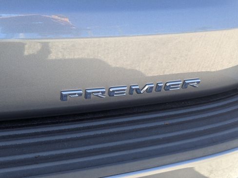 Used 2021 Chevrolet Tahoe Premier w/ Premium Package RWD image 14