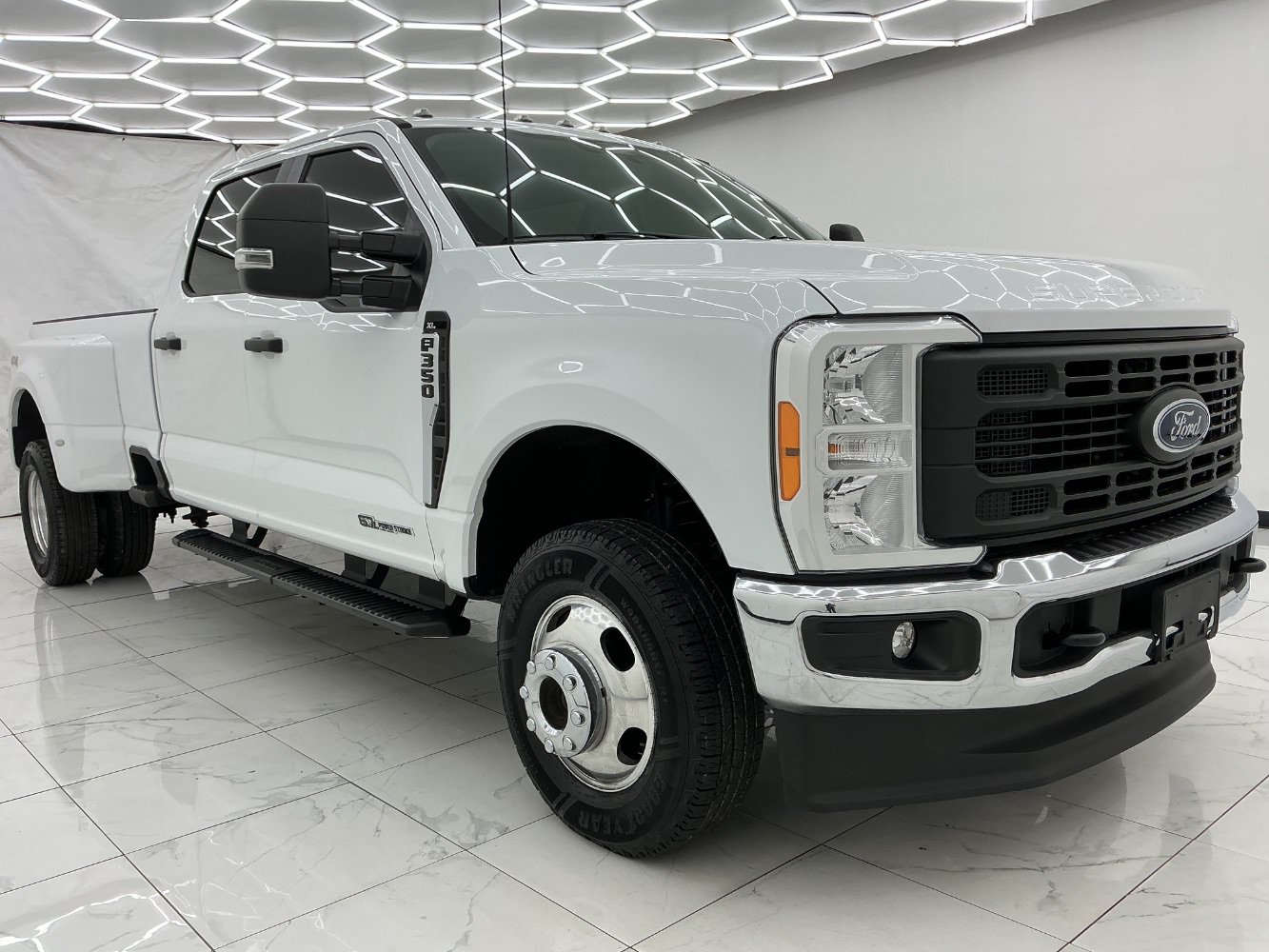 Used 2023 Ford F350 XL AWD/4WD image 8