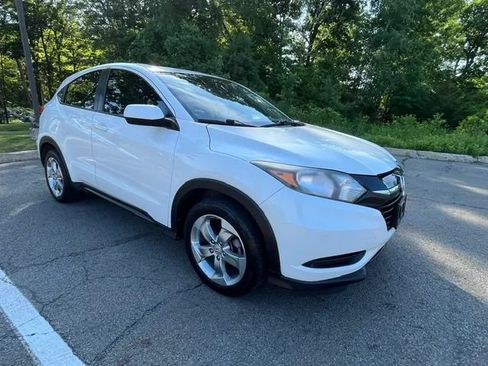 Used 2017 Honda HR-V LX image 9