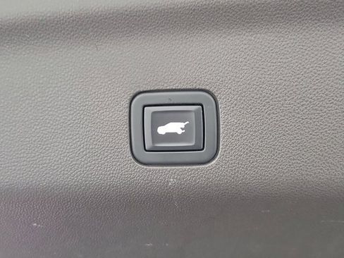 Used 2021 GMC Yukon Denali w/ Denali Ultimate Package image 10