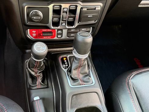 Used 2020 Jeep Gladiator Rubicon AWD/4WD image 16