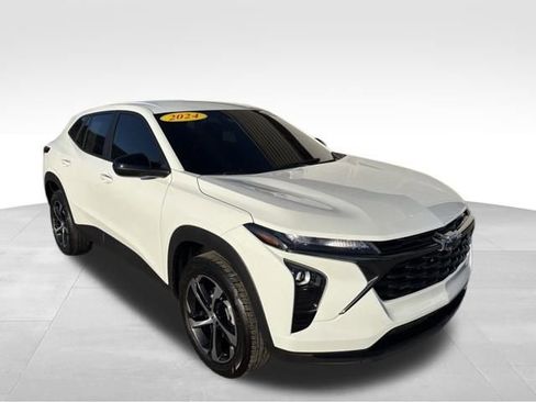 Used 2024 Chevrolet Trax RS w/ Driver Confidence Package image 8