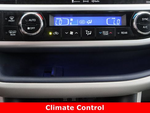 Used 2018 Toyota Highlander Limited image 21