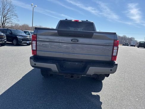Used 2022 Ford F250 XLT w/ Black Appearance Package image 5