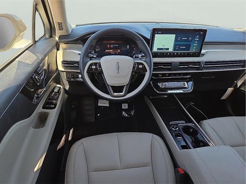 New 2026 Lincoln Corsair Premiere image 10