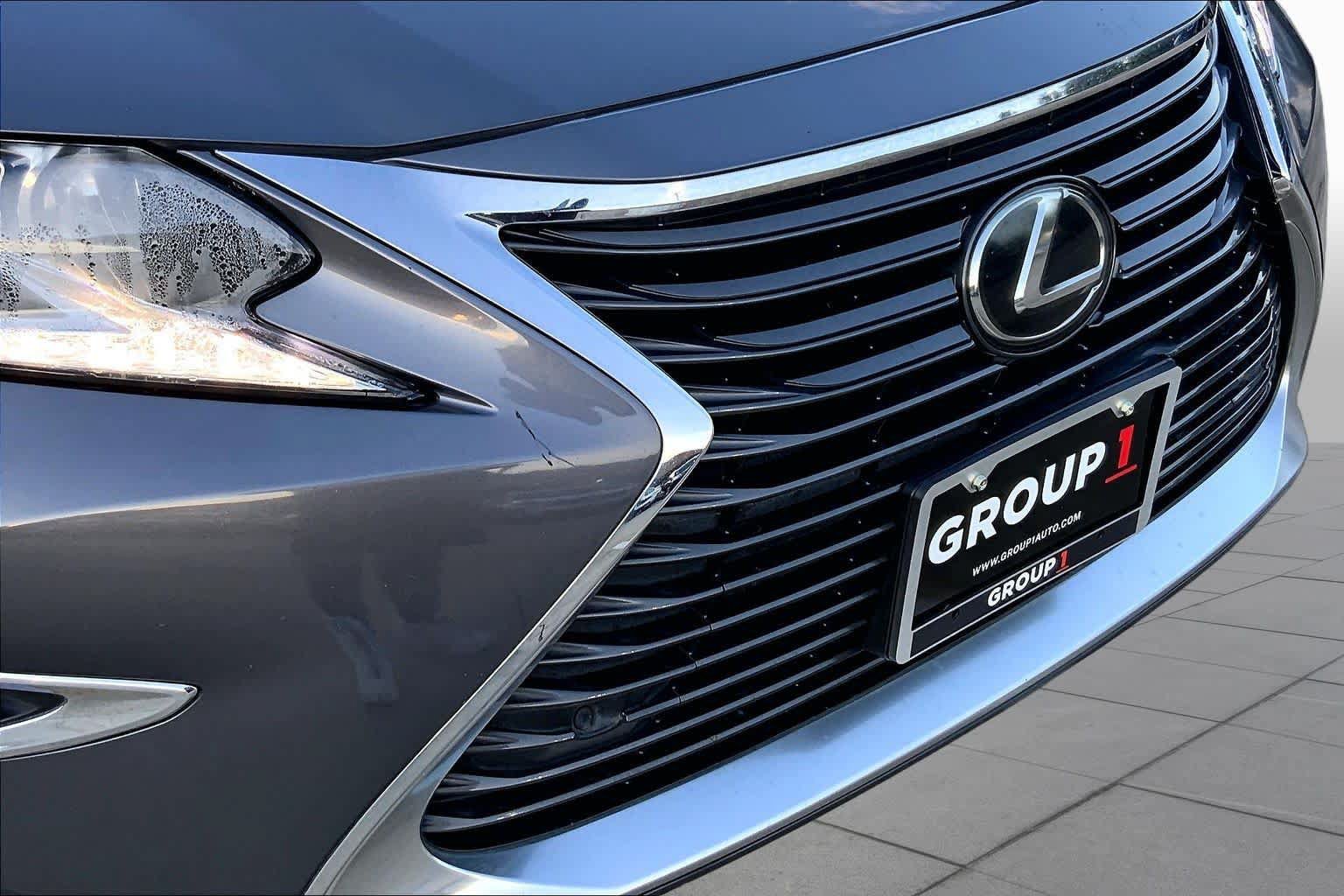 Used 2018 Lexus ES 350 w/ Premier Package FWD image 29