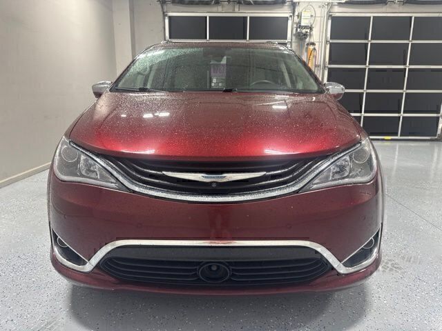 Used 2018 Chrysler Pacifica Limited w/ Advanced Safetytec Group FWD image 3