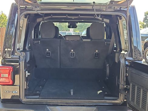 Used 2024 Jeep Wrangler Unlimited Rubicon 4xe w/ Technology Group AWD/4WD image 10