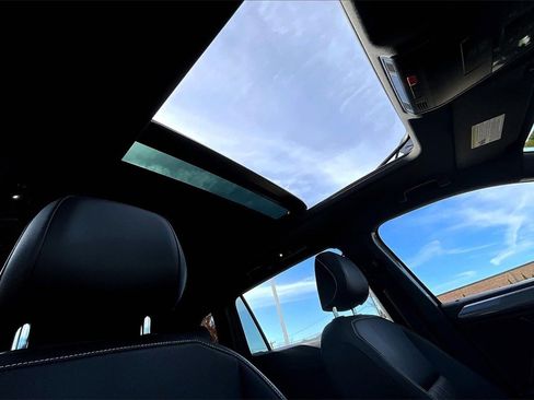 Used 2022 Volkswagen Tiguan SE R-Line image 22