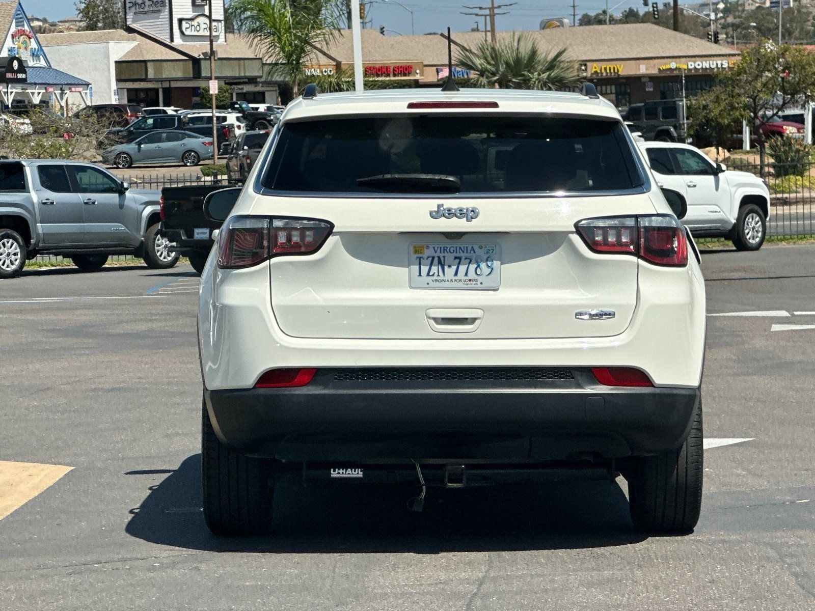 Used 2018 Jeep Compass Latitude w/ Popular Equipment Group FWD image 4