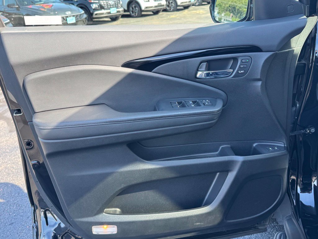 Used 2021 Honda Pilot Elite image 40