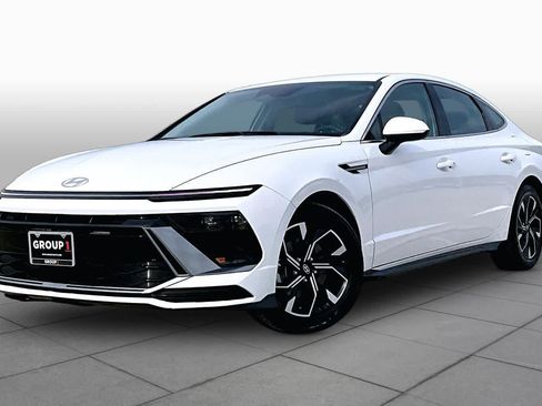 Certified 2025 Hyundai Sonata SEL FWD image 1