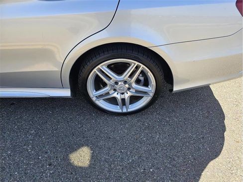 Used 2014 Mercedes-Benz E 350 Sedan image 9