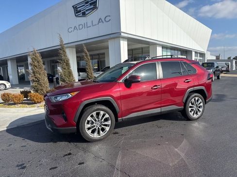Used 2019 Toyota RAV4 Limited image 3