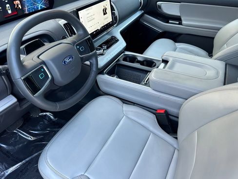 Certified 2025 Ford Expedition Max Active AWD/4WD image 9