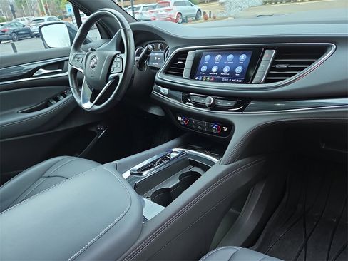 Used 2024 Buick Enclave Essence image 20