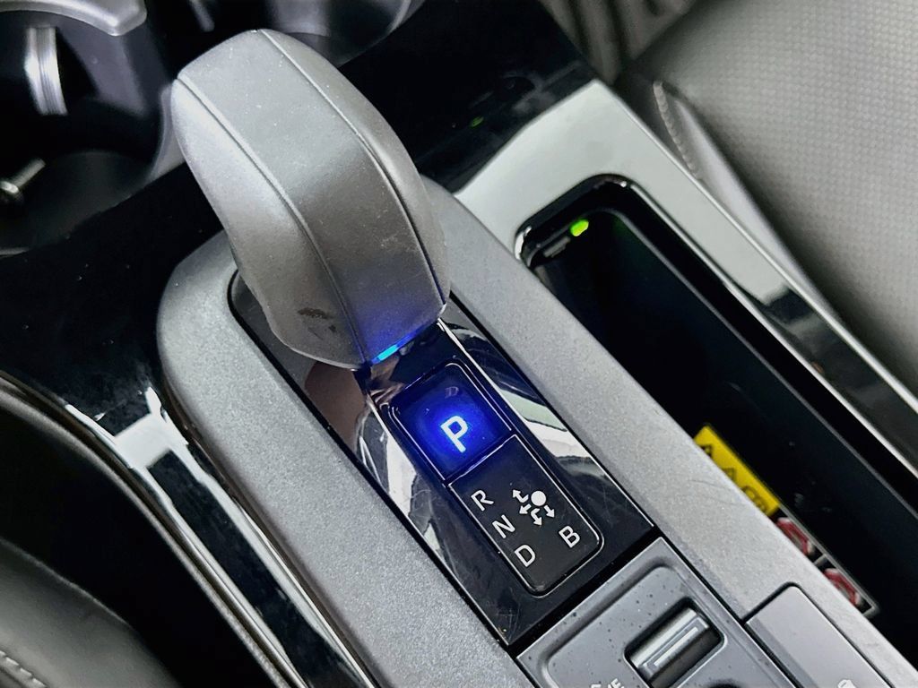 Used 2023 Toyota Prius XLE FWD image 34