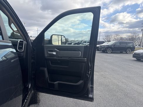 Used 2020 RAM 2500 Big Horn w/ Level 2 Equipment Group image 8