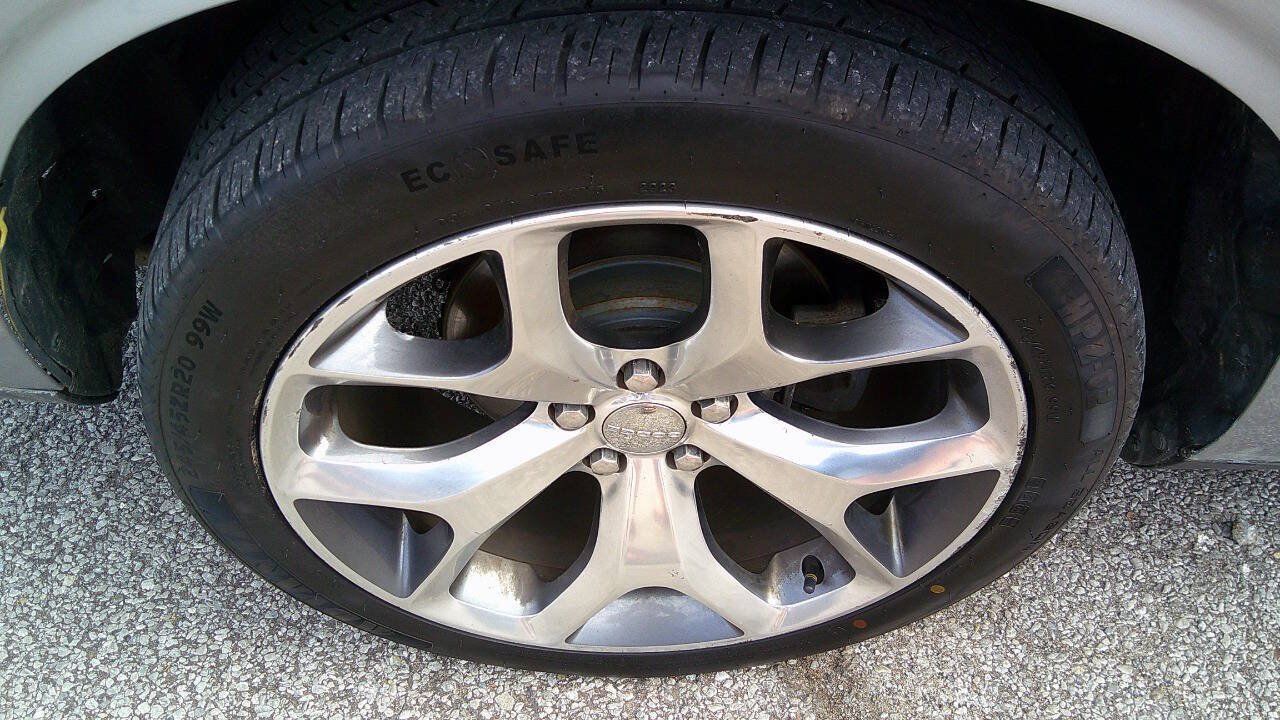 Used 2015 Dodge Challenger SXT Plus RWD image 36