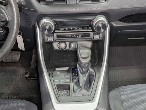 Used 2019 Toyota RAV4 LE image 18