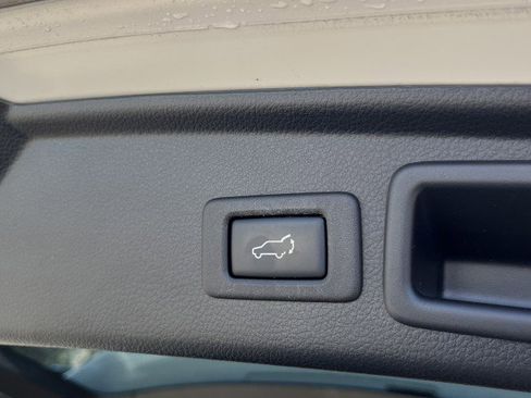 Used 2018 Subaru Forester 2.5i Premium image 11