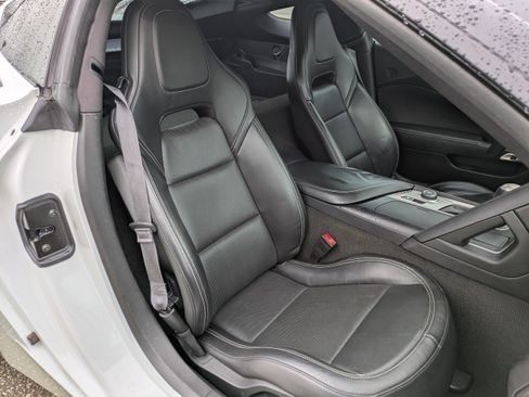 Used 2014 Chevrolet Corvette Stingray Coupe image 14
