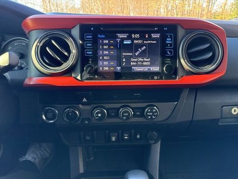Used 2019 Toyota Tacoma TRD Off-Road image 17