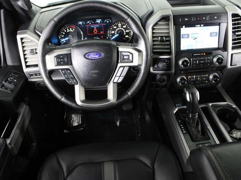 Used 2018 Ford F150 Platinum w/ Equipment Group 701A Luxury AWD/4WD image 8