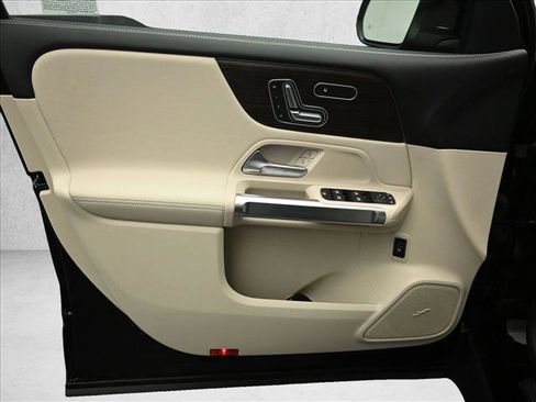 Certified 2025 Mercedes-Benz GLB 250 4MATIC image 19