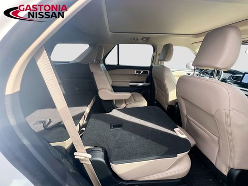 Used 2022 Ford Explorer XLT w/ Equipment Group 202A image 37