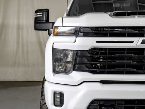Used 2024 Chevrolet Silverado 2500 LT AWD/4WD image 40