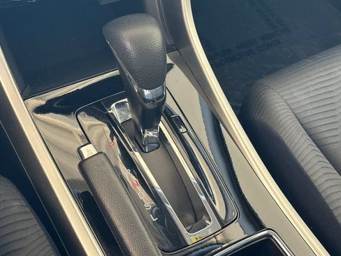 Used 2016 Honda Accord LX image 19