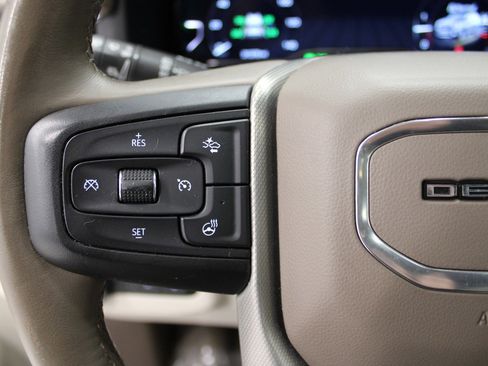 Used 2022 GMC Yukon Denali w/ Denali Premium Package image 27