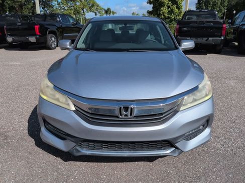 Used 2017 Honda Accord EX image 9