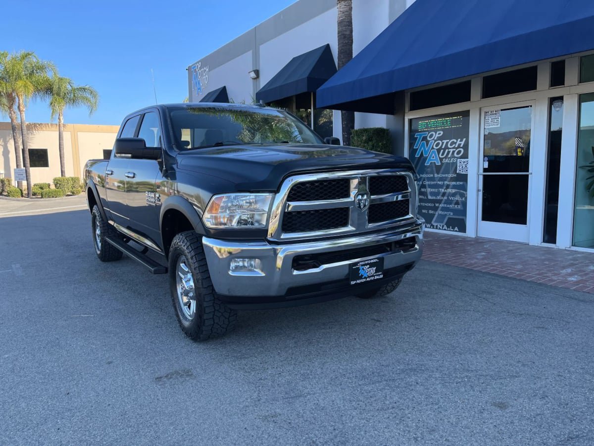 Used 2014 RAM 2500 SLT w/ Luxury Group AWD/4WD image 3