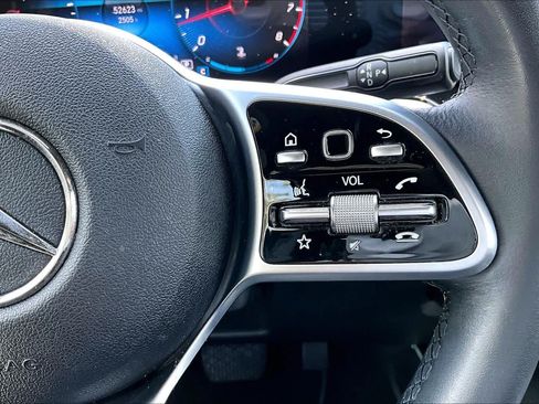 Used 2023 Mercedes-Benz GLB 250 image 23