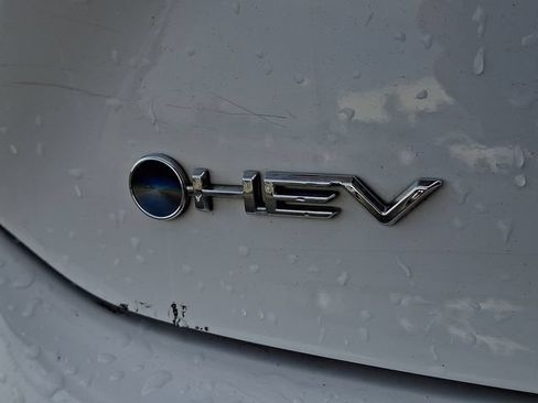 Used 2025 Toyota Camry SE FWD image 29