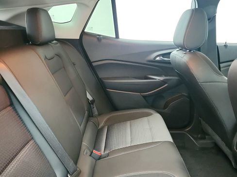 Used 2024 Chevrolet Trax LT w/ Sunroof Package FWD image 28