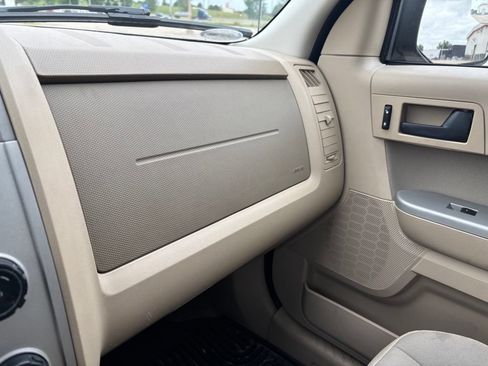 Used 2011 Ford Escape XLT AWD/4WD image 19