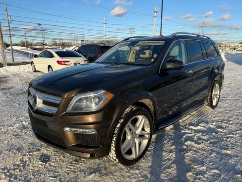 Used 2016 Mercedes-Benz GL 550 GL 550 4MATIC Sport Utility 4D image 5