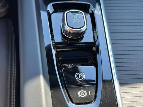 New 2026 Volvo XC60 B5 Ultra w/ Climate Package image 36