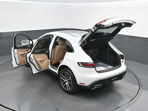 New 2026 Porsche Macan AWD/4WD image 44